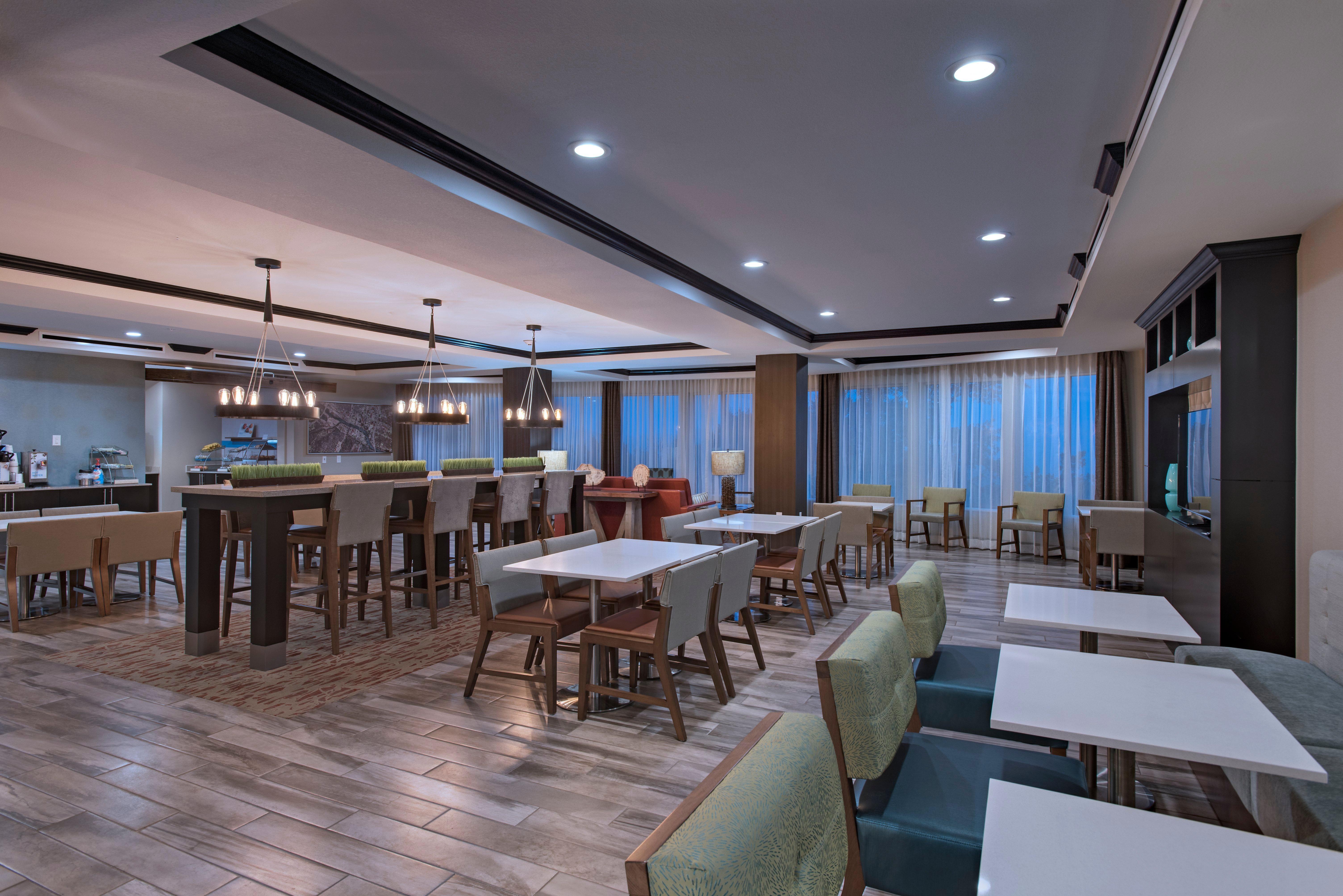Holiday Inn Express & Suites Austin Nw - Four Points By Ihg Екстериор снимка