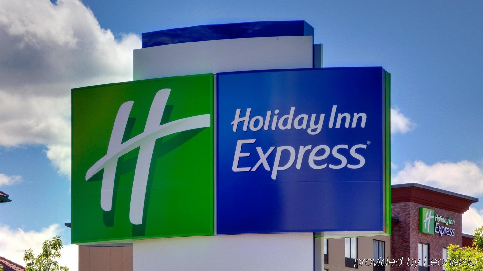 Holiday Inn Express & Suites Austin Nw - Four Points By Ihg Екстериор снимка