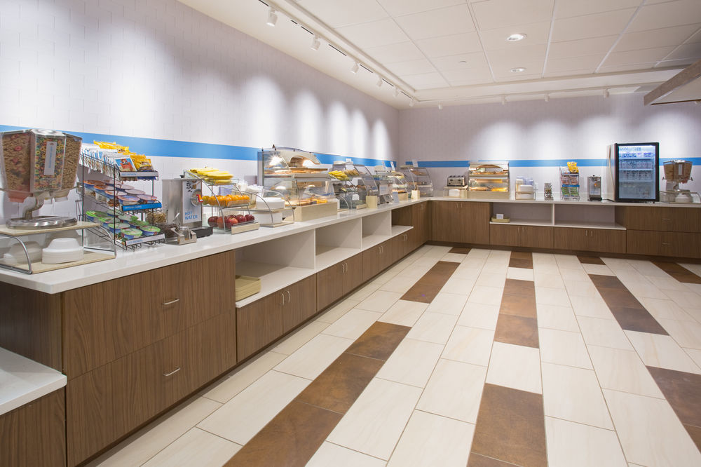 Holiday Inn Express & Suites Austin Nw - Four Points By Ihg Екстериор снимка